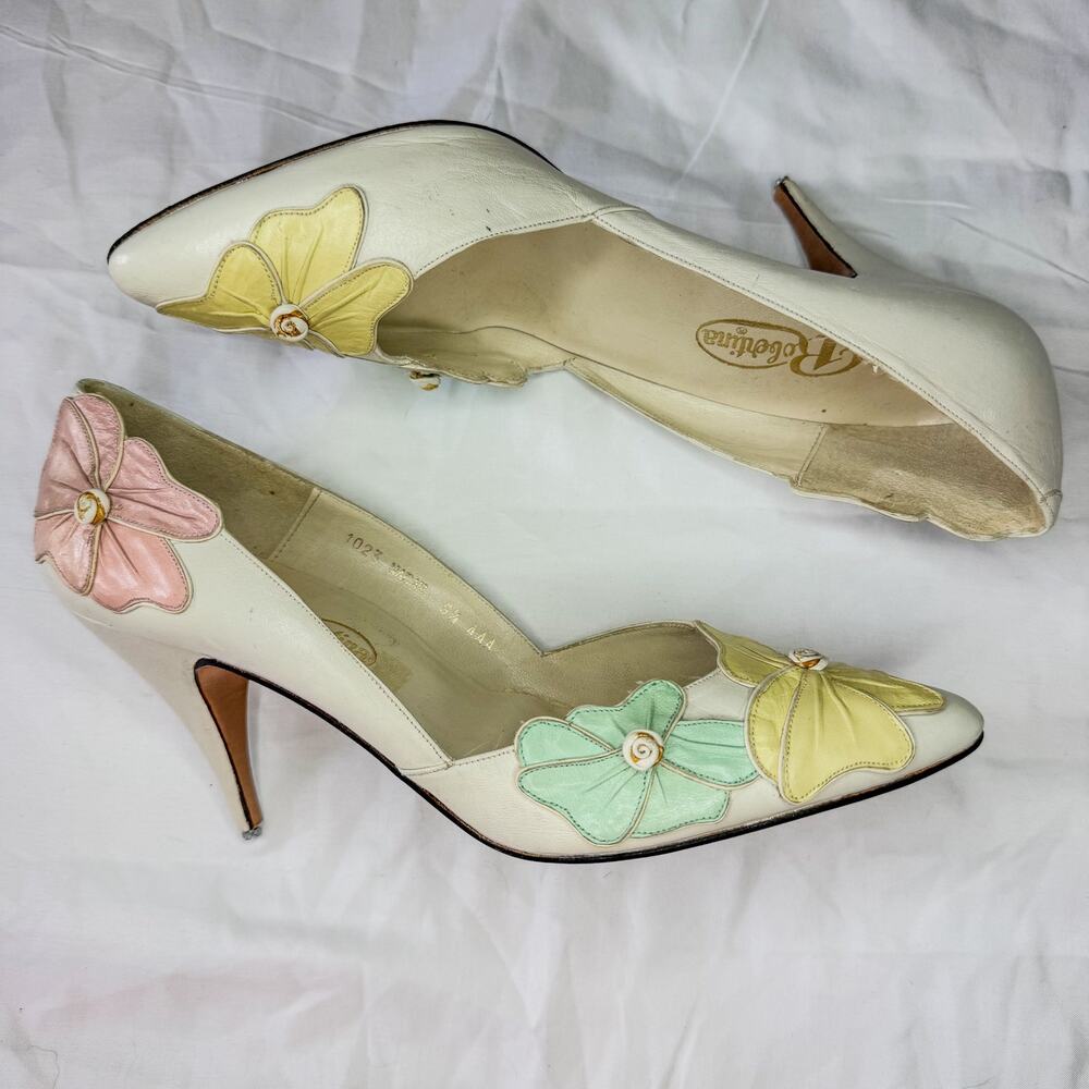 Vtg Galassia Italy Pastel 3D Leather Floral Applique Pointed Pumps Heels 7B